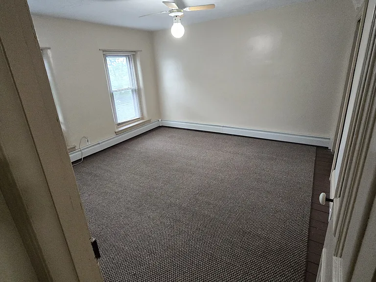 340 Main St #B — Photo 16