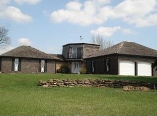 1321 14th Rd SE, Burlington, KS 66839