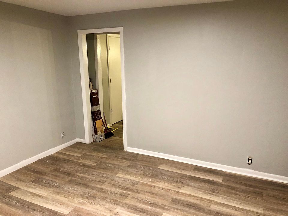 2nd image of 28 Davis St