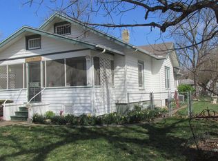 418 W 6th St, Chapman, KS 67431