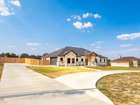 236 Cibolo Ridge Dr, La Vernia, TX 78121
