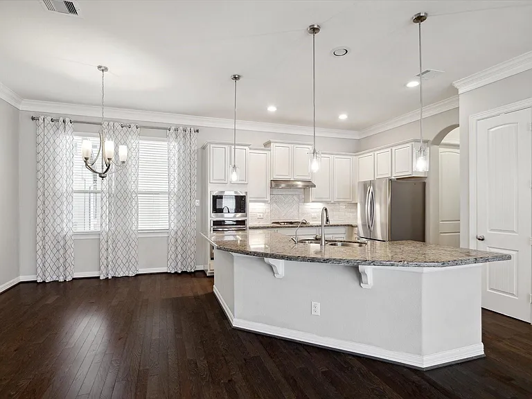 430 N Live Oak St — Photo 10