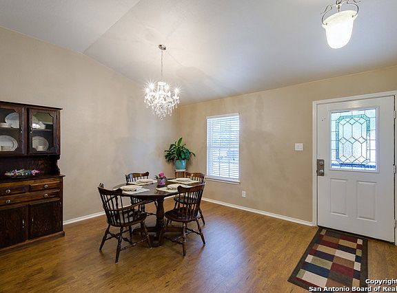 4th image of 8114 Foxwood Chase