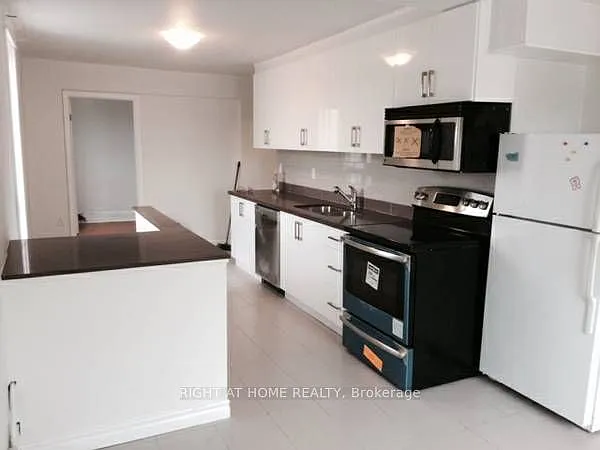 3 bed, $2,900 — Photo 2