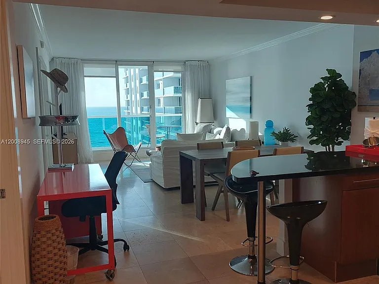 2301 Collins Ave #1125 — Photo 5