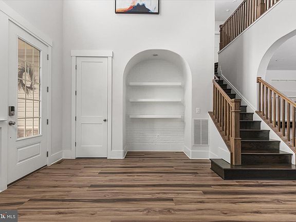 5th image of 515 Sourwood Ct