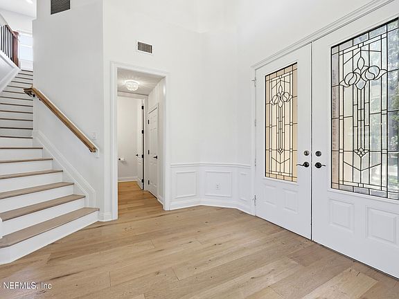 3rd image of 9937 WATERMARK Lane W