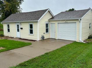 711 Spring St, Grinnell, IA 50112
