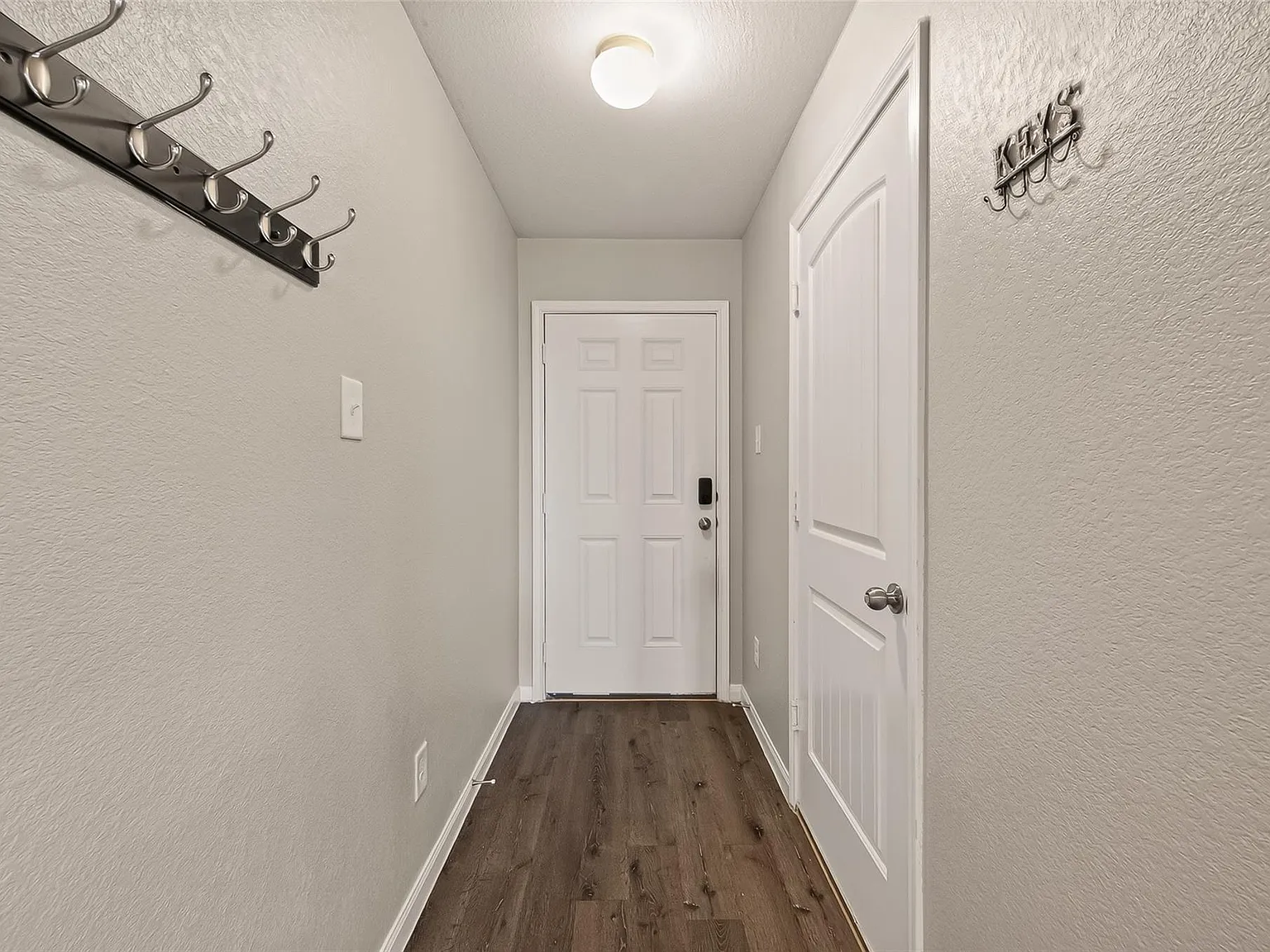 3 bed, 2.0 bath, 1485 sqft, $2,100 — Photo 4