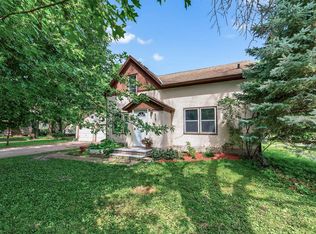 567 2nd Ave NW, Forest Lake, MN 55025