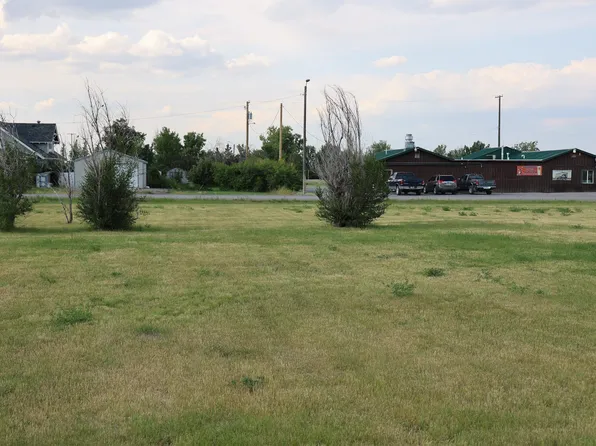 310 Teton Ave, Valier, MT 59486