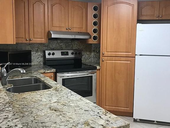 5th image of 9705 Fontainebleau Blvd #B106