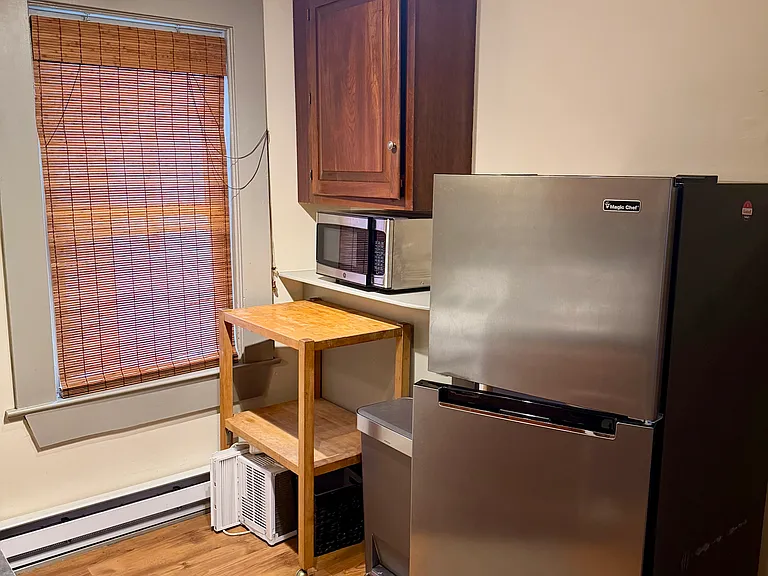 255 W Walnut St #2 — Photo 5