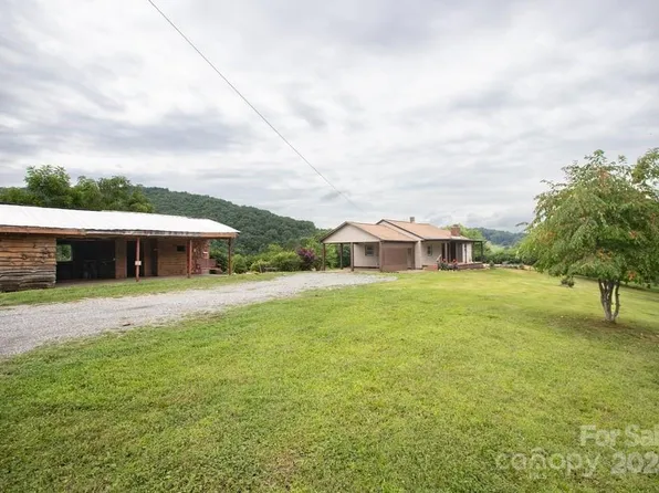 327 Beaverdam Loop Rd, Candler, NC 28715