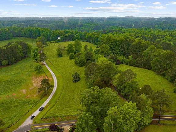 4th image of 855 Rivendell Ln