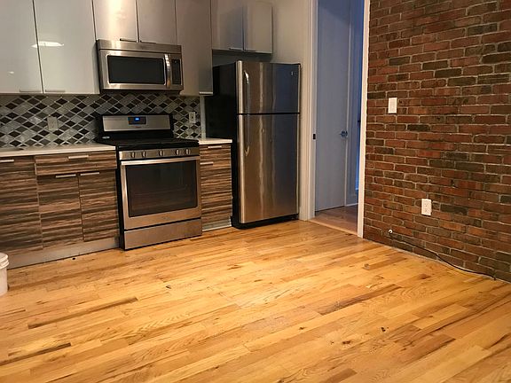 5th image of 518 Grand St APT 2R