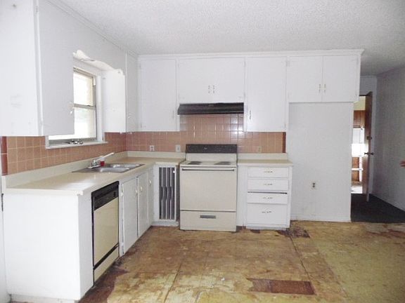 2nd image of 2929 Jefferson Ave