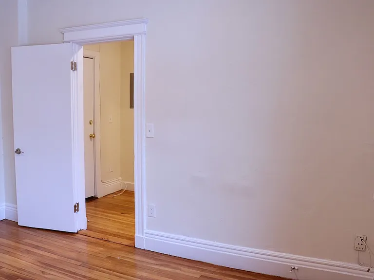 56 Queensberry St #7 — Photo 15