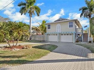 1292 Grand Canal DR, NAPLES, FL 34110