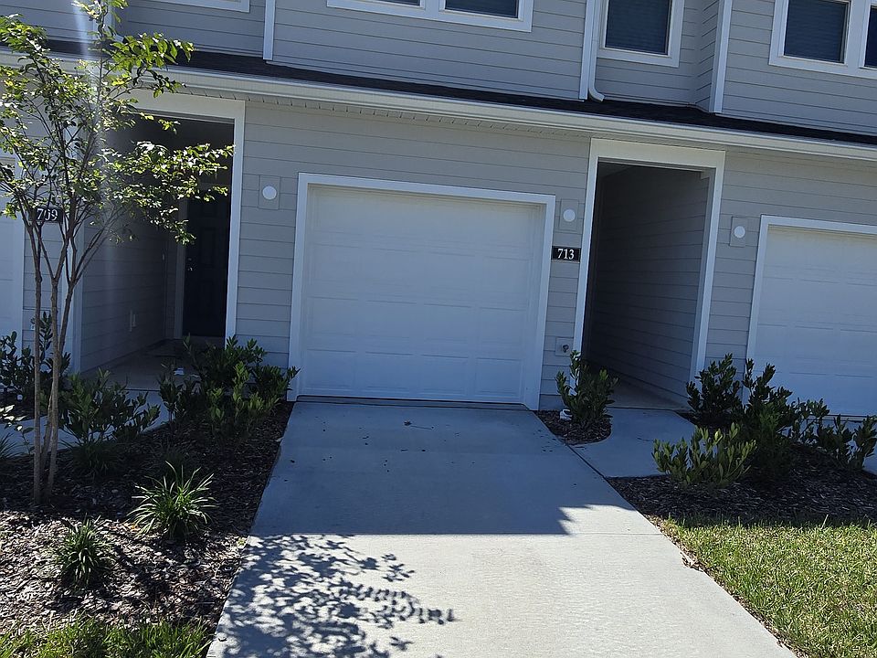 1st image of 637 Holly Lakes Dr
