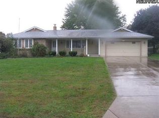 104 Spring Garden Dr, Youngstown, OH 44512