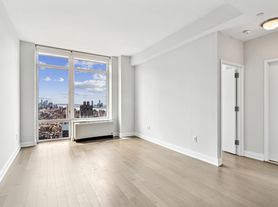 125 W 31st St