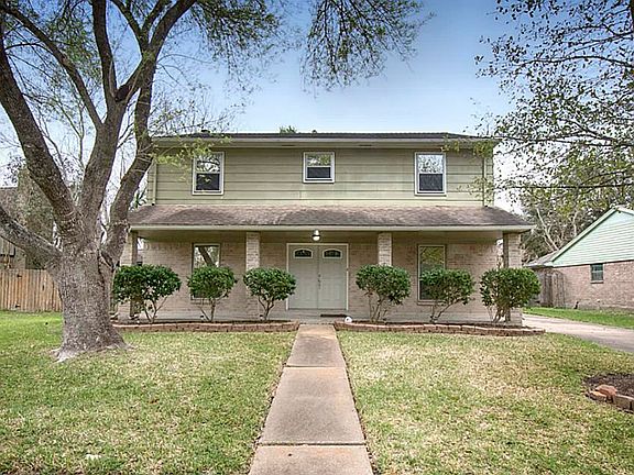 2nd image of 304 Oak Harbor Dr