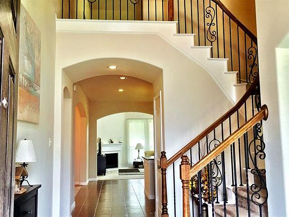 2nd image of 10260 Ashburn Dr