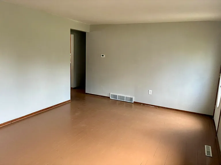 144 General Braddock Dr — Photo 5
