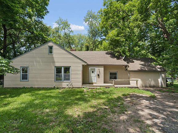 4th image of 11106 Applewood Dr