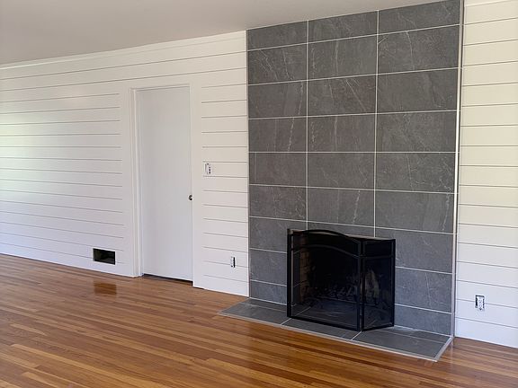 5th image of 388 Staten Ave