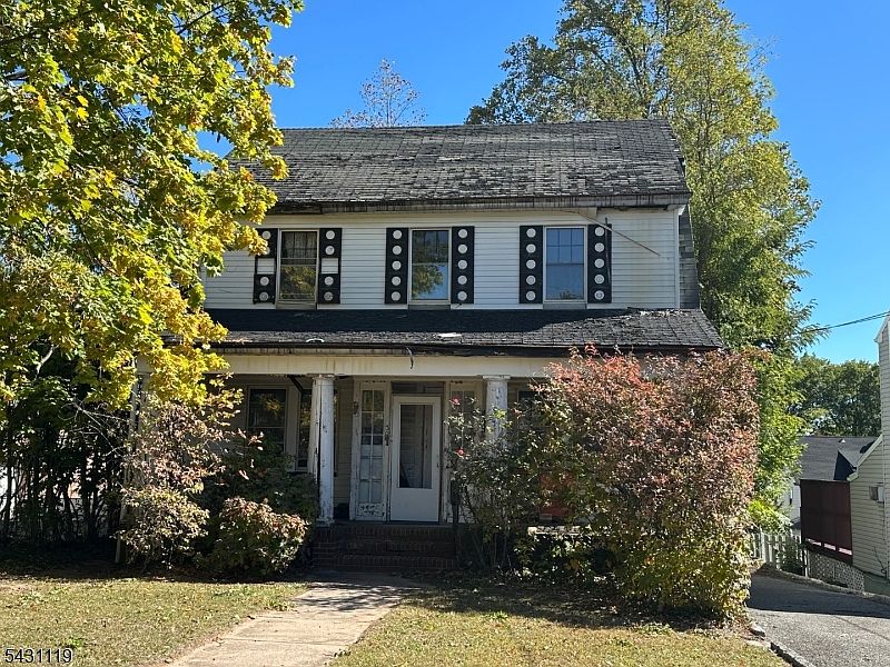 1st image of 30 Walnut Ave