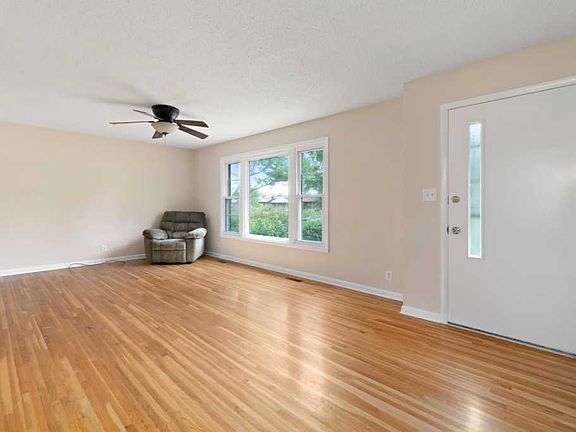 2nd image of 1581 Armistead Dr