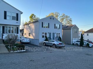 13 Dosco Dr, Providence, RI 02904