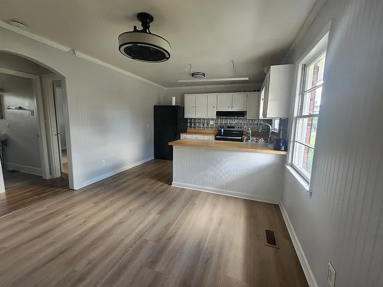 230 Vineland Dr — Photo 10