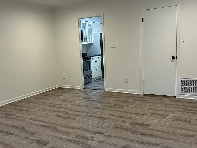 1017 N Ave NE #B — Photo 6