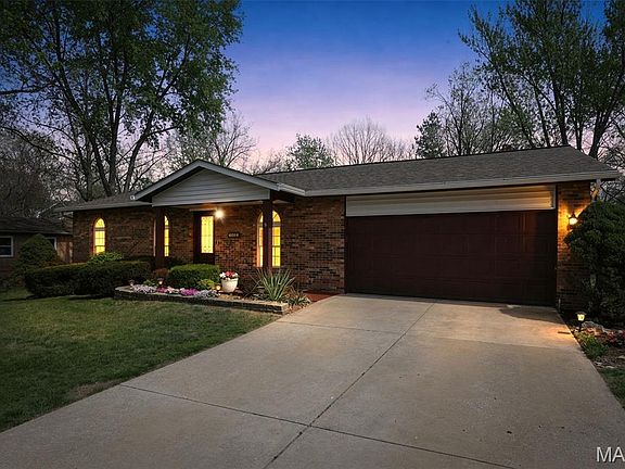 3rd image of 4452 Dantonaire Pl