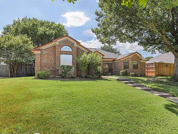 806 Ridgemont across stree view