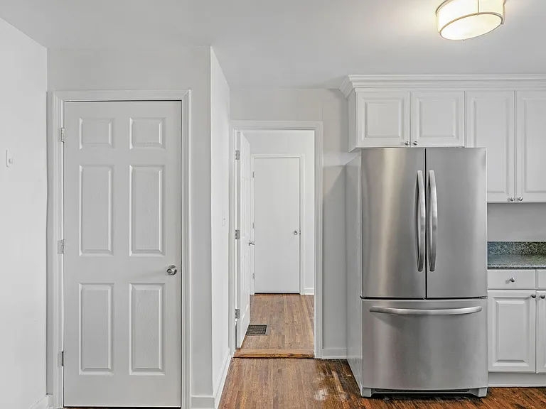 1001 Greenleaf Ave #2 — Photo 8