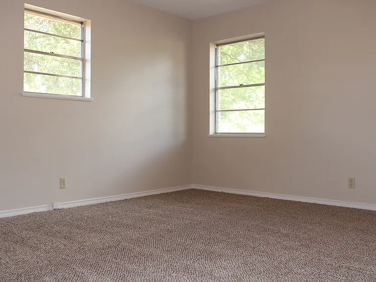 3012 Tower Dr — Photo 16
