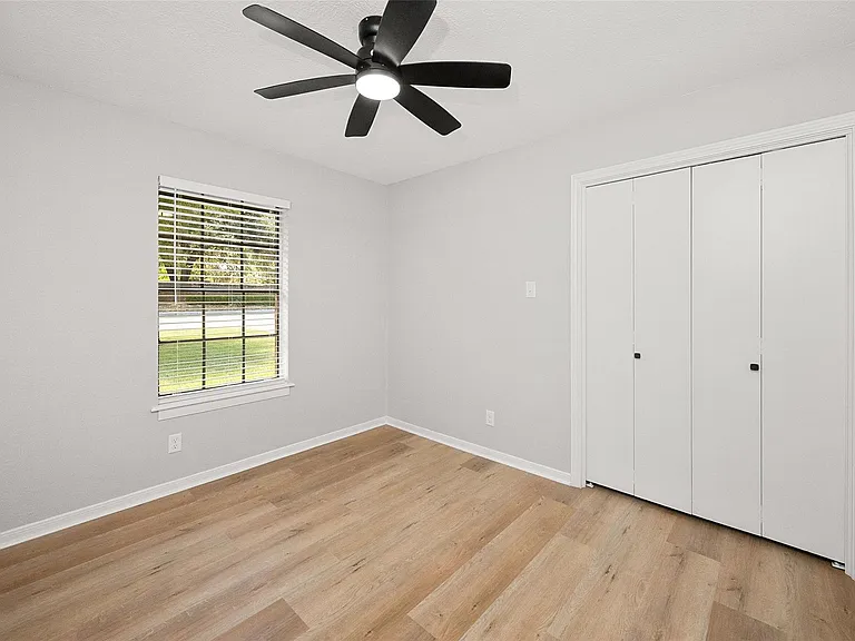 1803 S Park St — Photo 18