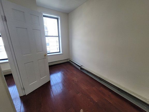 4th image of 26 E 105th St #3Z
