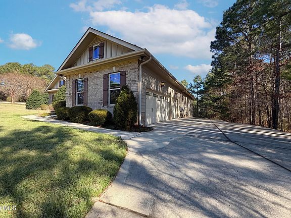 2nd image of 35 Pebble Creek Dr