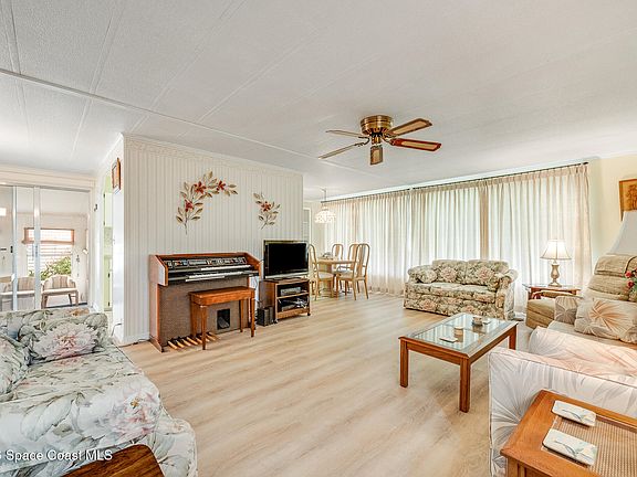 3rd image of 908 Thrush Cir