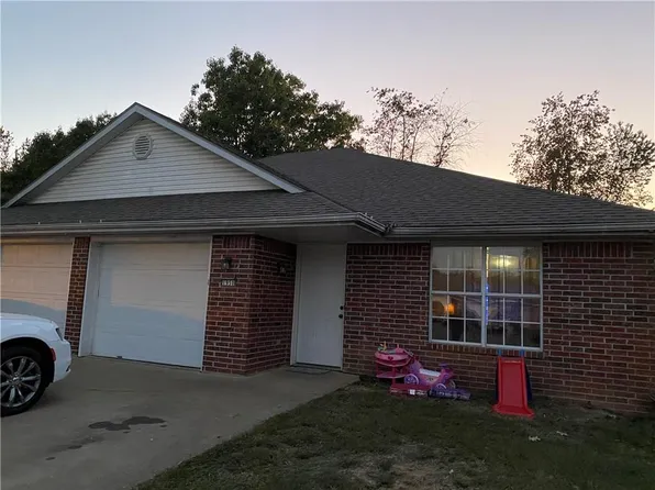 1950 S 11th Pl, Rogers, AR 72758