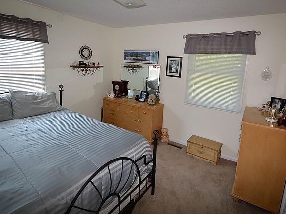3rd image of 621 Piccadilly Rd