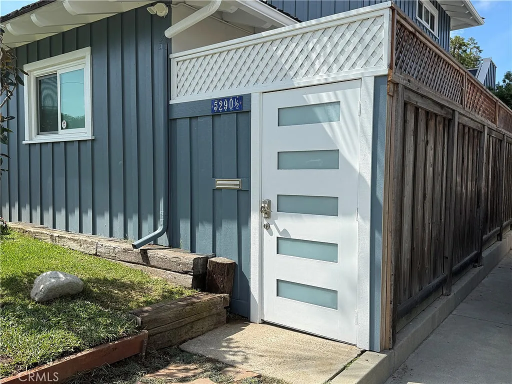 Building Photo - 5290 E El Roble St #1/2