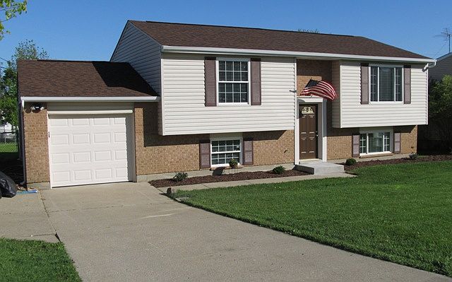 Great Curb Appeal!