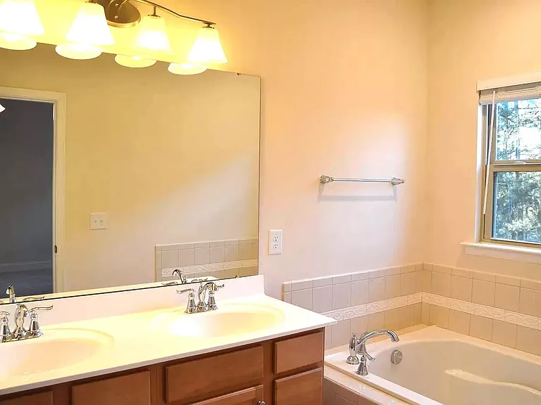 1002 Waymaker Ct — Photo 12