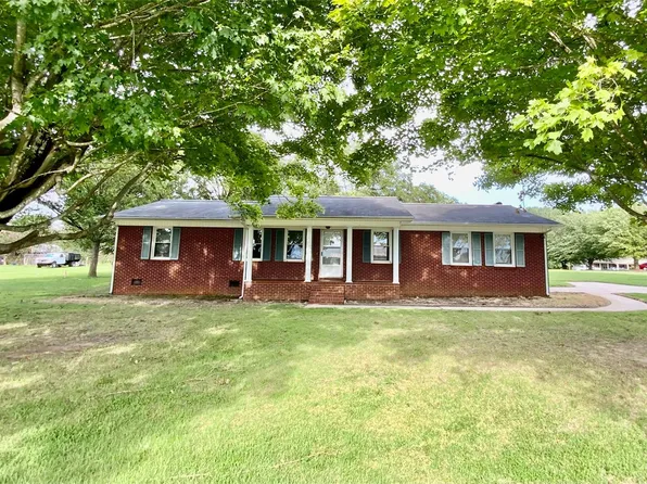 113 Kings Dr, Forest City, NC 28043